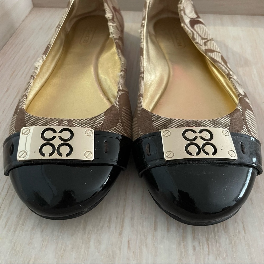 Coach London signature ballet flat size 6